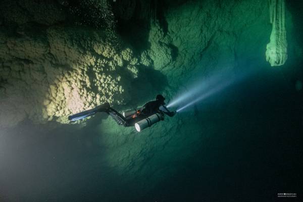Cavern diver TDI